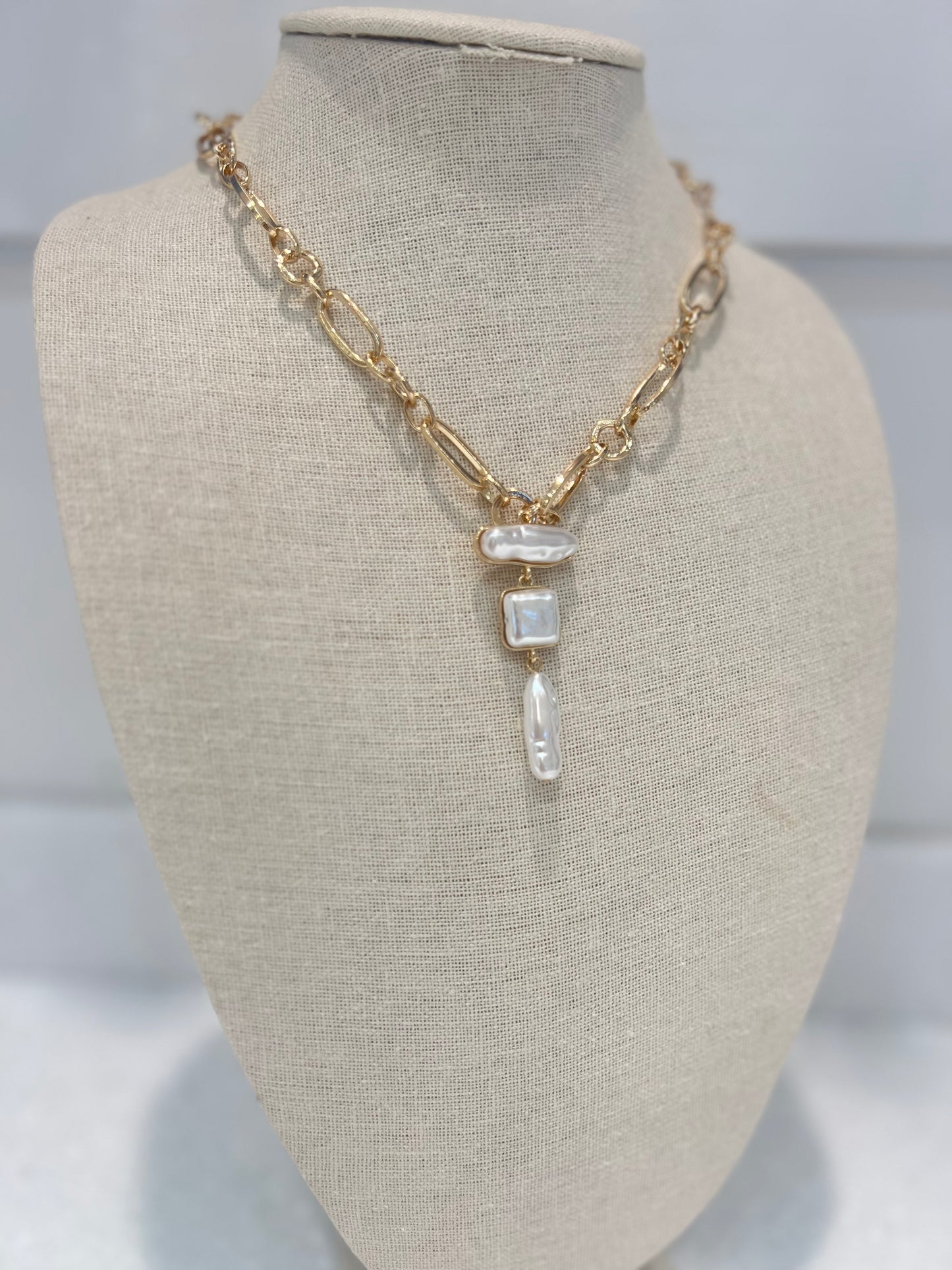 Chunky Pearl Necklace