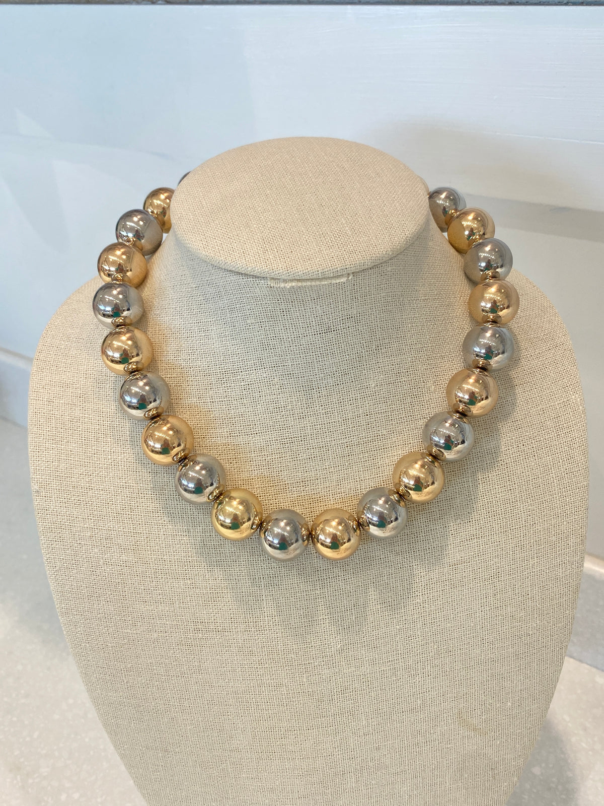 Two Toned Chunky Beaded Necklace