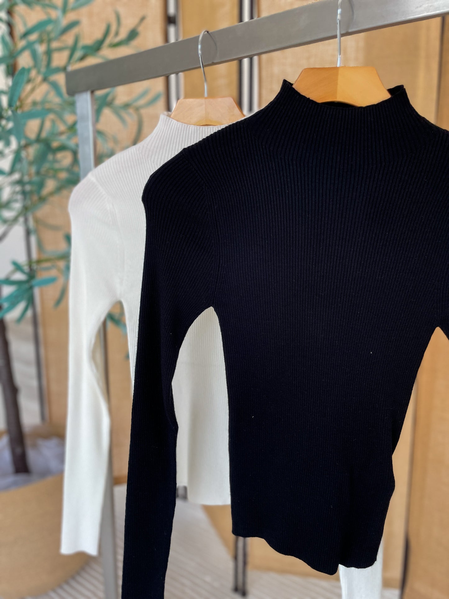 Ribbed Mock Neck Long Sleeve Top