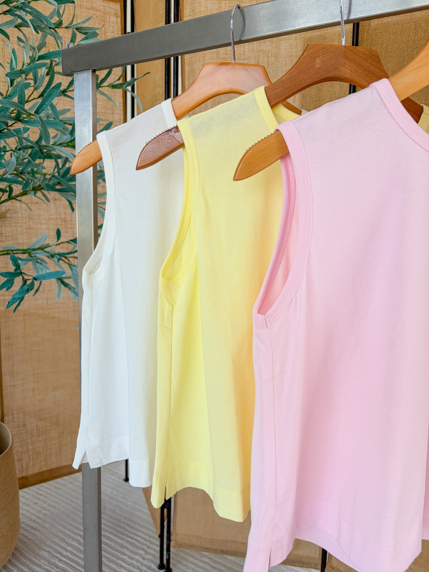 Cropped Basic Tank Top