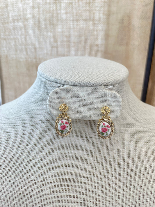 Rose Pendent Earrings