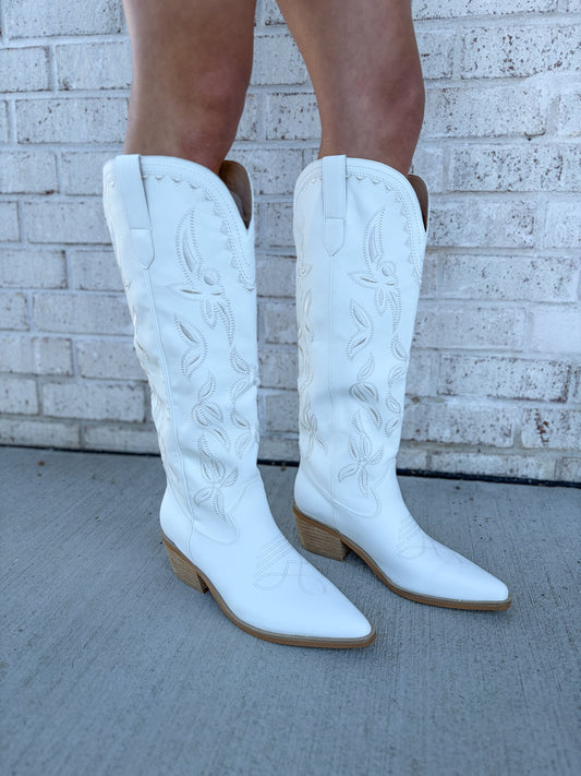 Enora White Cowgirl Boot