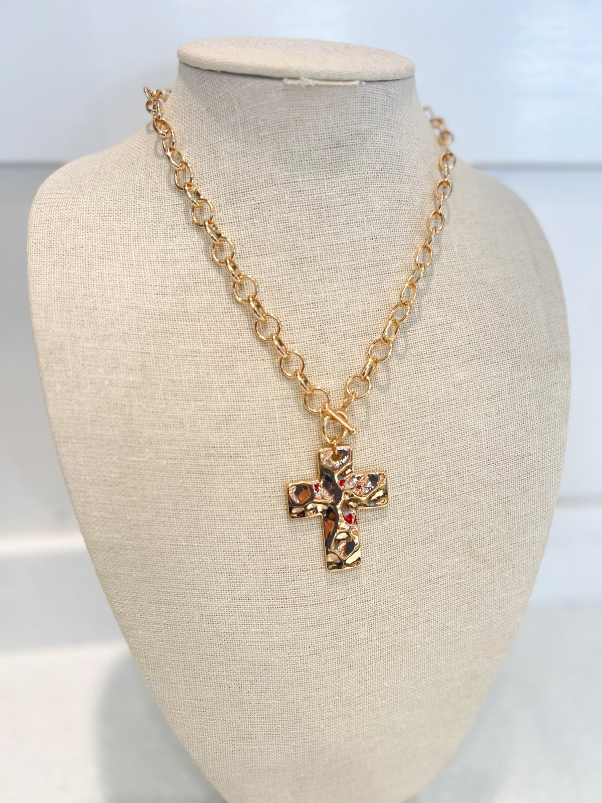 Chunky Chain Cross Neclace