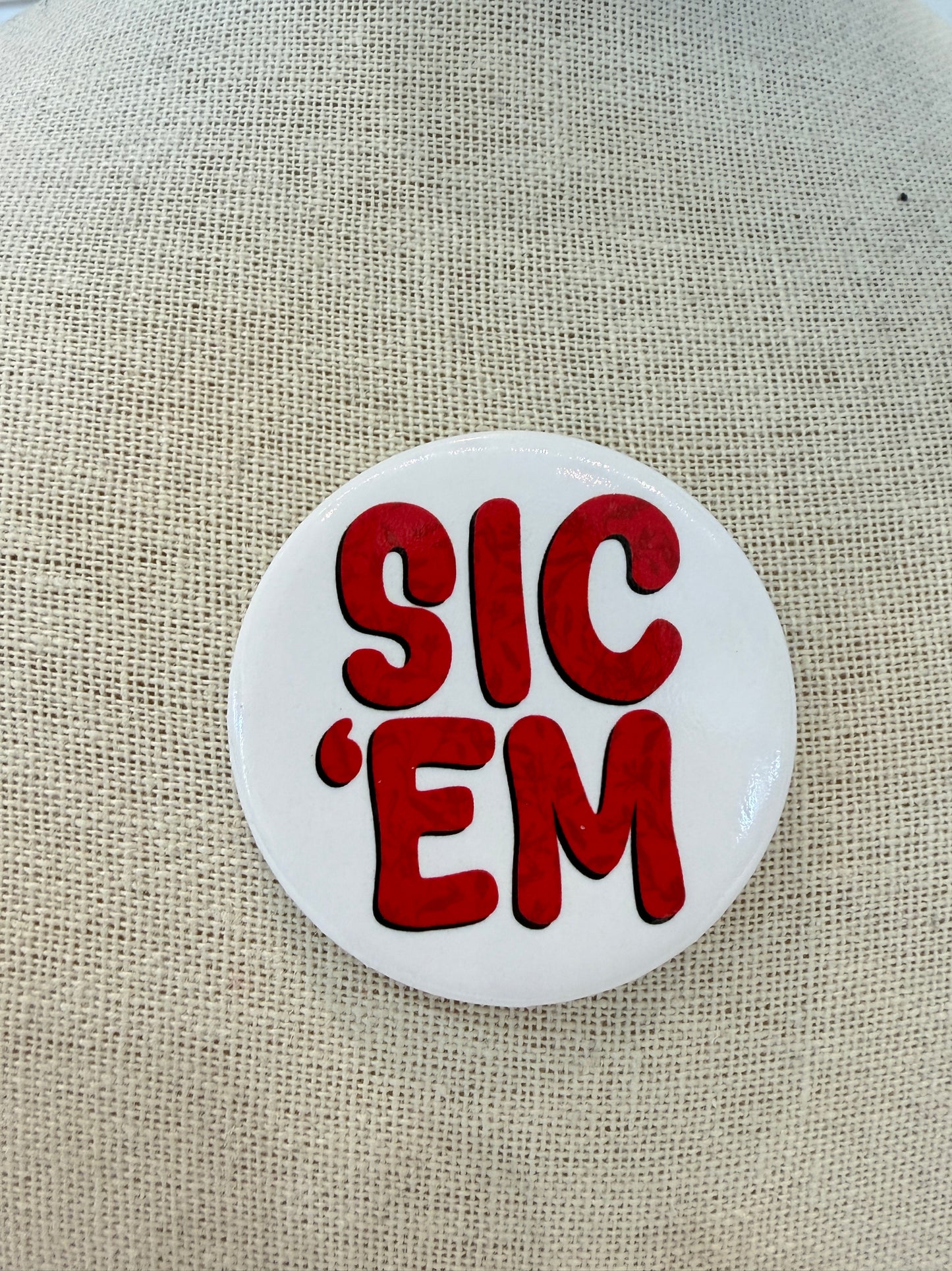 Sic ‘Em Gameday Pin