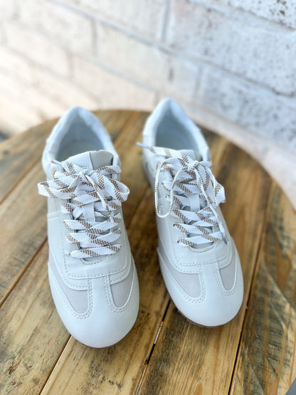 Yadira Off White Sneaker