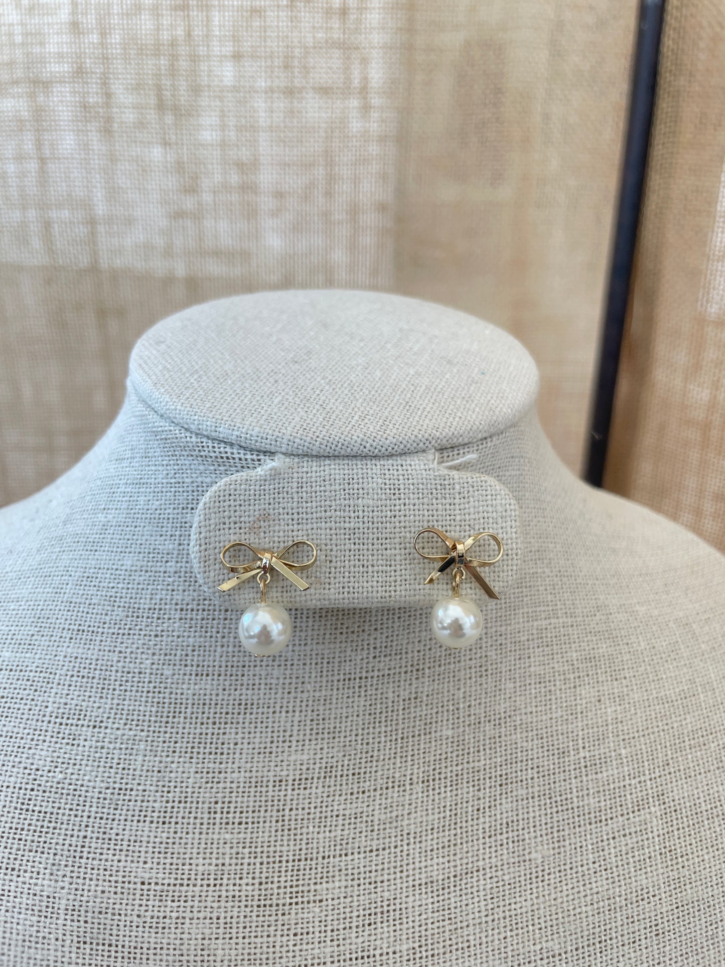 Bow Pearl Earrings