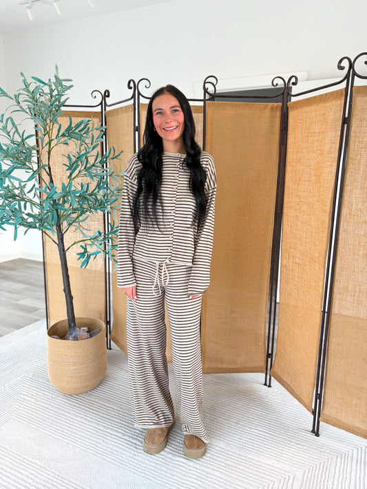 Este Striped Lounge Set