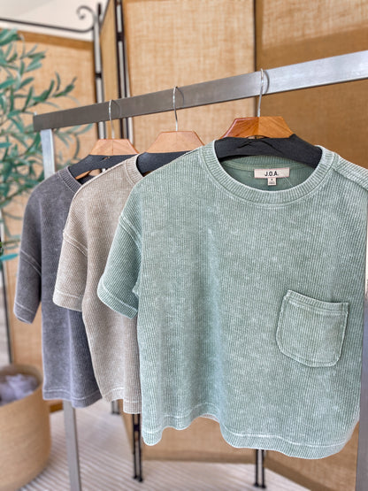 Cropped Ribbed Pocket Tee