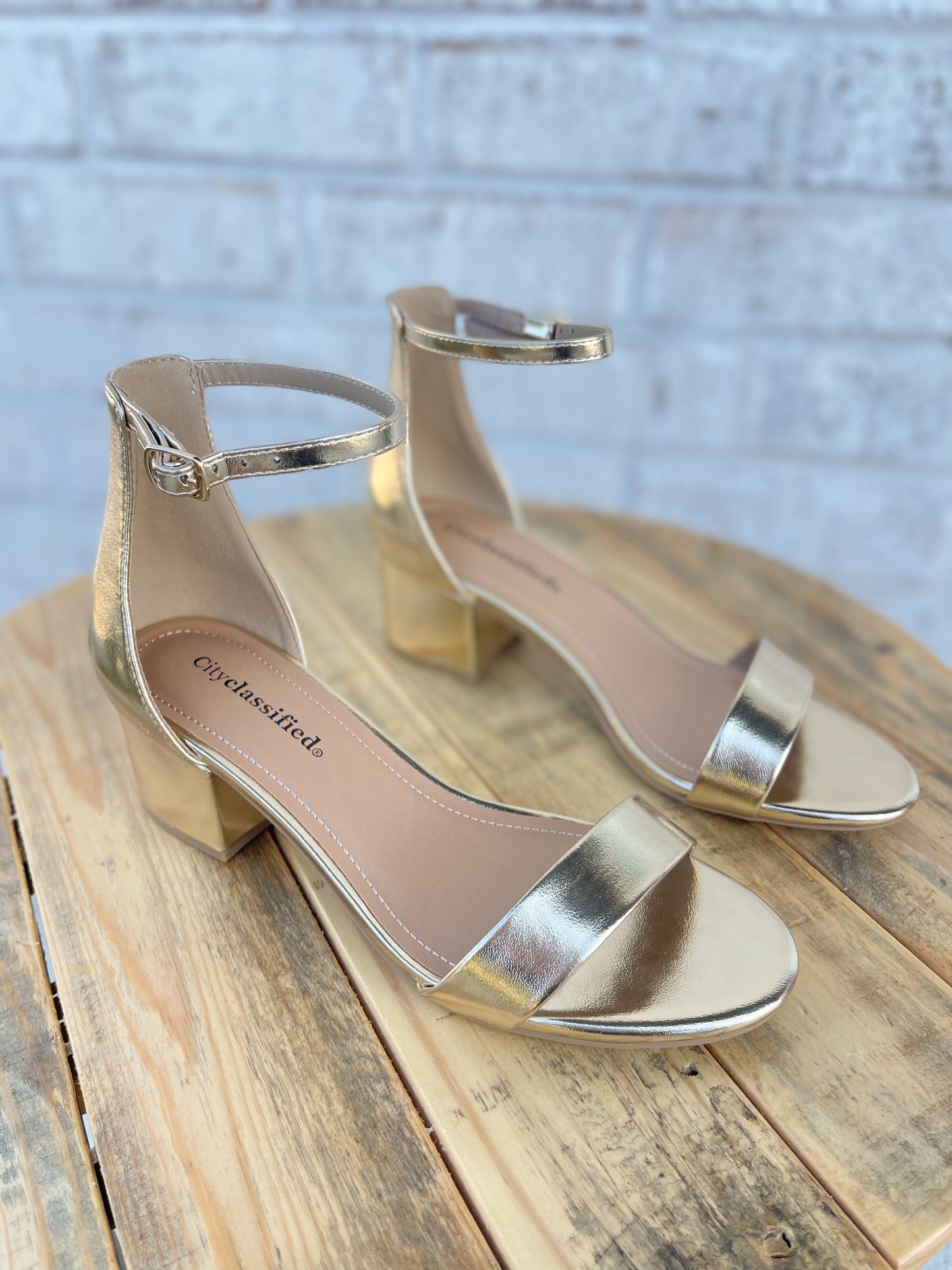 Weekend Gold Heel